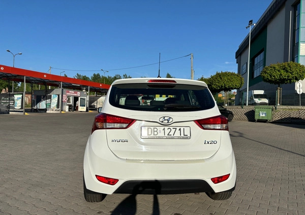 Hyundai ix20 cena 38900 przebieg: 109200, rok produkcji 2015 z Wałbrzych małe 254